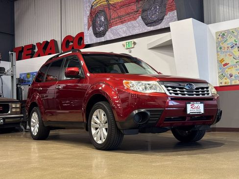 Used 2011 Subaru Forester 2.5X Premium w/ All-Weather Pkg AWD/4WD image 40