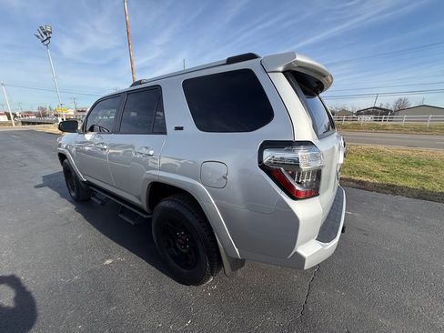 Used 2023 Toyota 4Runner SR5 Premium image 5