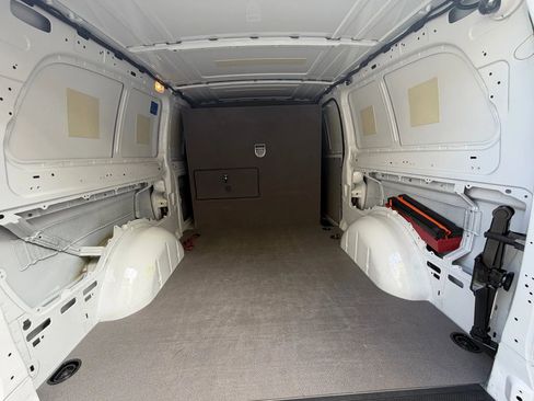 Used 2023 Mercedes-Benz Metris image 7