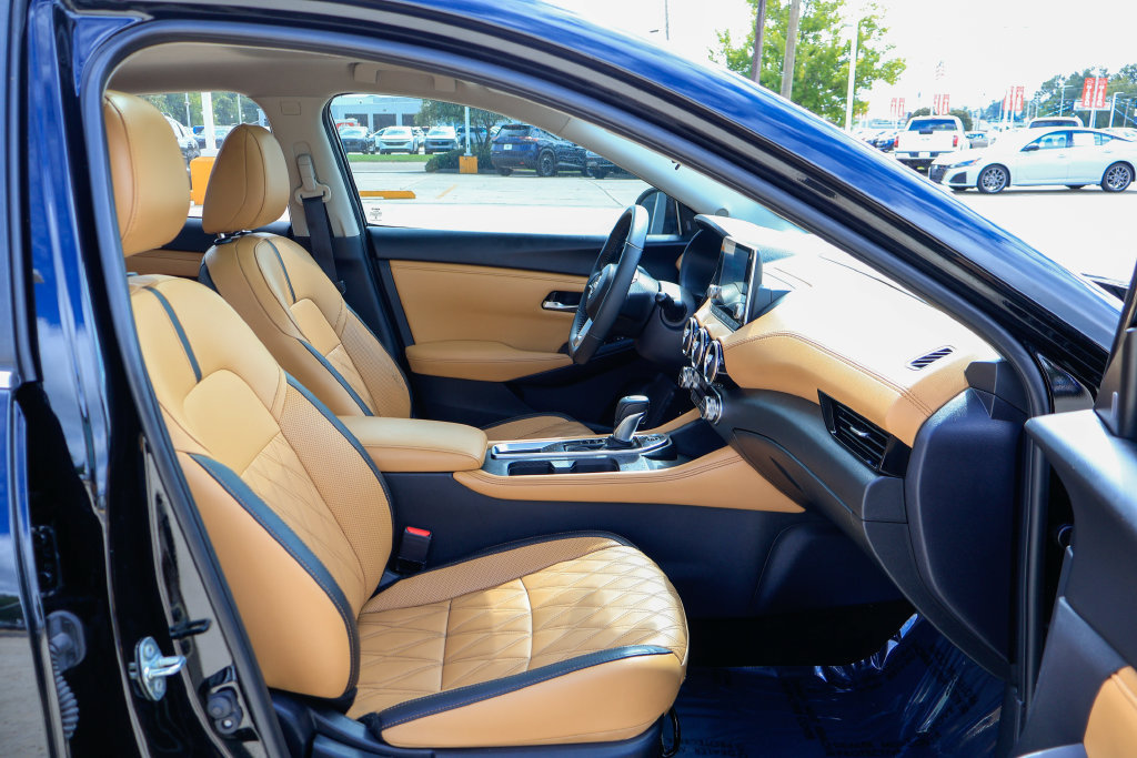 Used 2024 Nissan Sentra SV w/ SV Premium Package FWD image 8