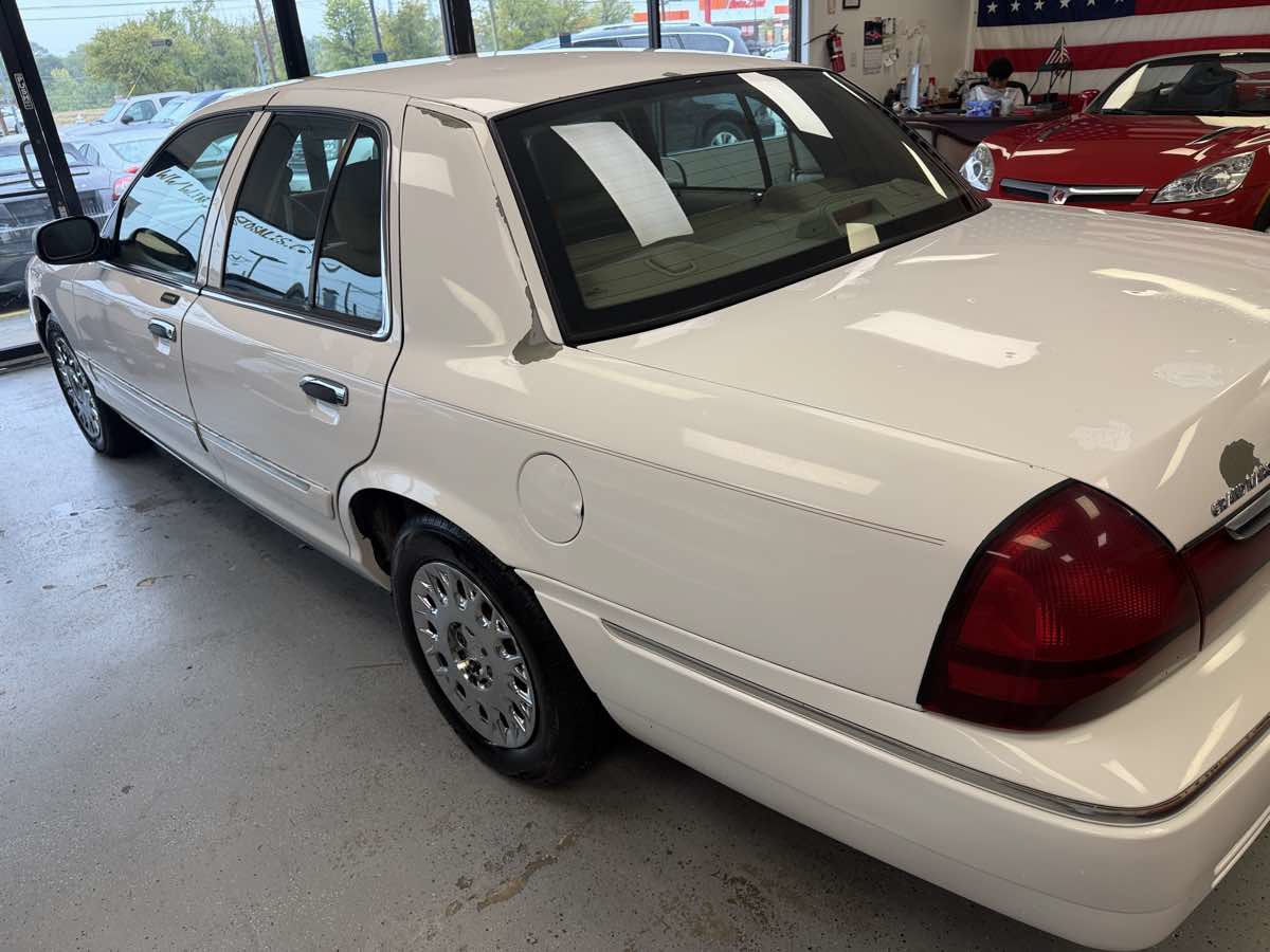 Used 2004 Mercury Grand Marquis GS RWD image 5