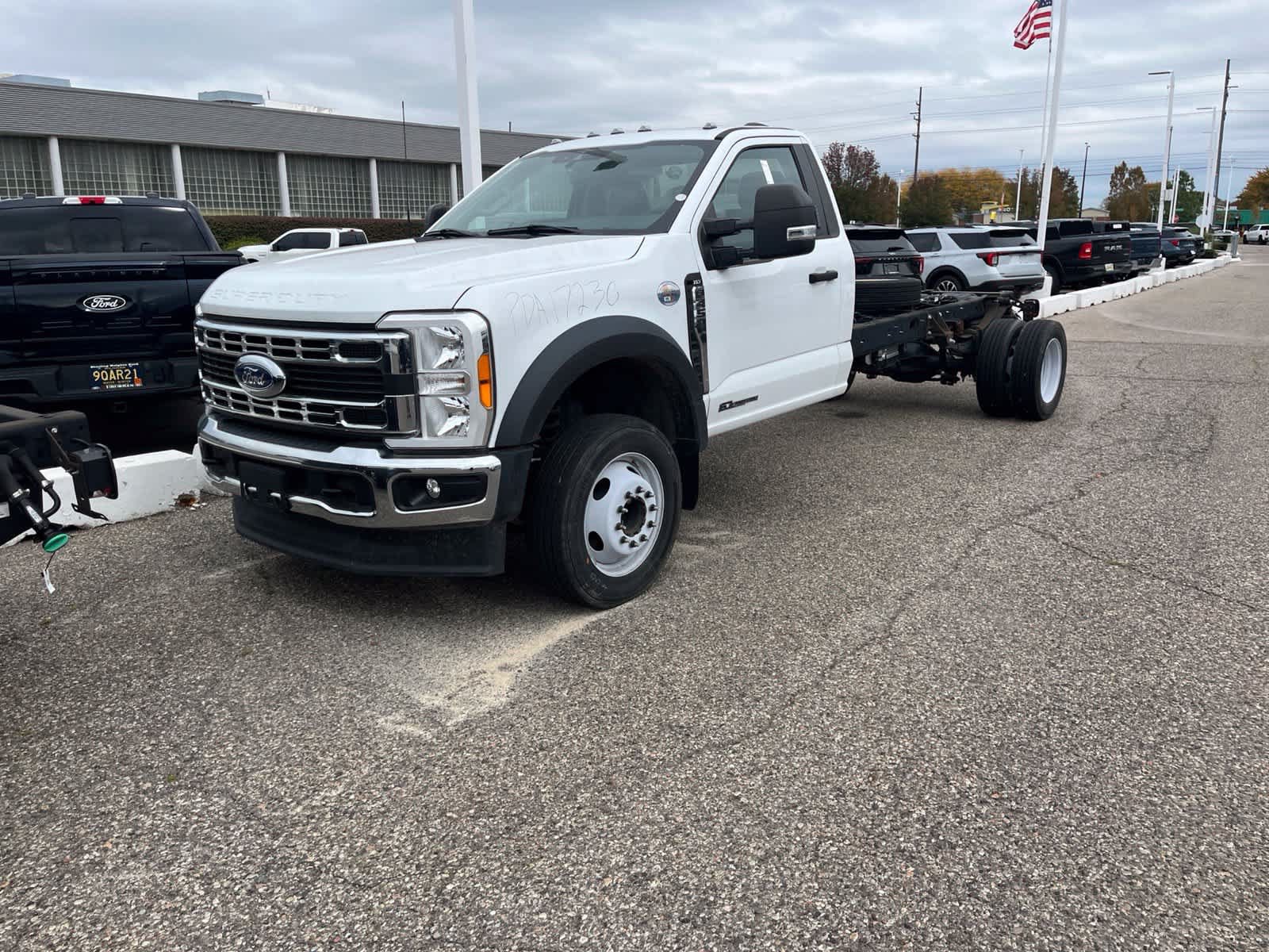 Used 2023 Ford F450 XLT w/ XLT Value Package RWD image 1