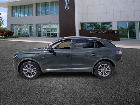 Used 2022 Lincoln Nautilus FWD w/ Premium Package image 4