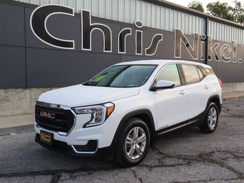 Used 2024 GMC Terrain SLE image 1