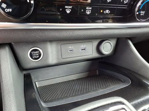 Used 2023 Nissan Rogue S image 18