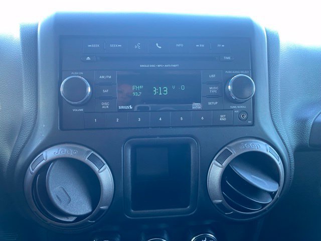Used 2018 Jeep Wrangler Unlimited Sport w/ Connectivity Group AWD/4WD image 24