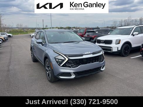 Certified 2023 Kia Sportage EX image 3