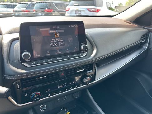Used 2021 Nissan Rogue SV FWD image 27