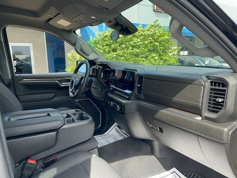 Used 2023 Chevrolet Silverado 1500 LT AWD/4WD image 14