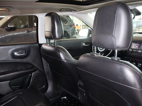 Used 2018 Jeep Compass Latitude AWD/4WD image 41