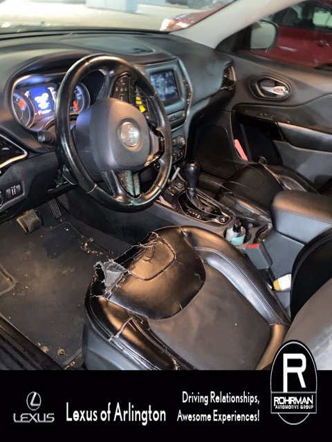 Used 2019 Jeep Cherokee Latitude Plus FWD image 6