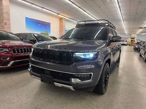 Used 2022 Jeep Wagoneer Series II w/ Premium Group I AWD/4WD image 2
