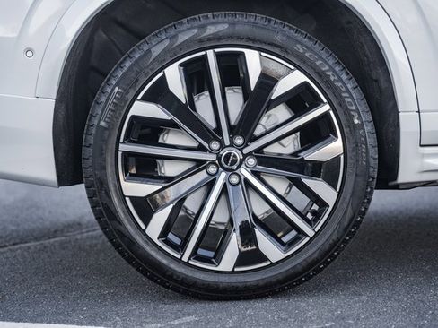 New 2026 Volvo XC90 T8 Plus image 17