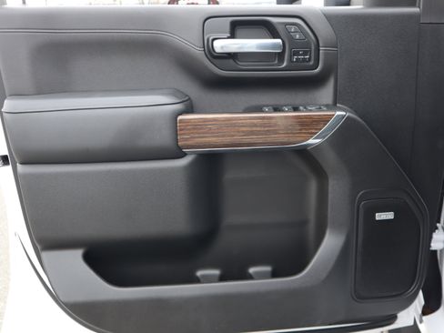 Used 2023 Chevrolet Silverado 2500 High Country w/ Technology Package image 34