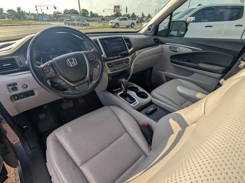 Used 2017 Honda Ridgeline RTL-T image 19