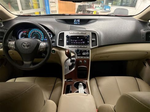 Used 2012 Toyota Venza XLE image 16
