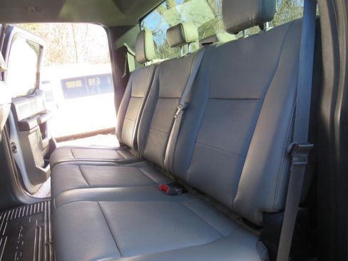 Used 2019 Ford F250 XL w/ Power Equipment Group image 32