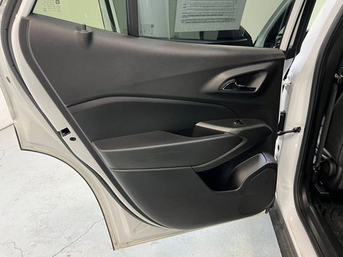 Used 2025 Chevrolet Trax RS w/ Driver Confidence Package image 24