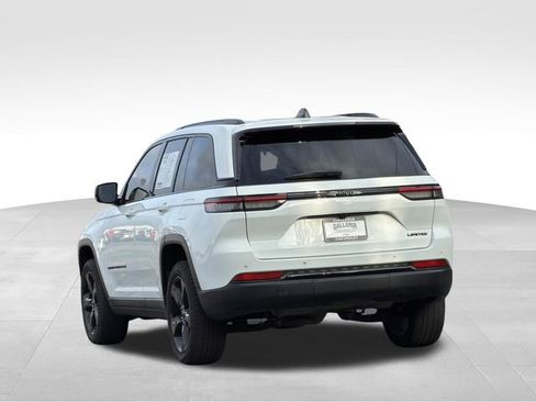 Used 2023 Jeep Grand Cherokee Limited w/ Black Appearance Package RWD image 6