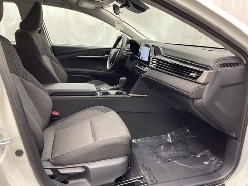 Used 2025 Toyota Camry LE image 28