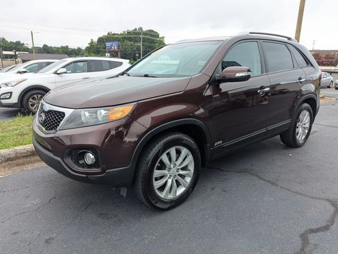 Used 2011 Kia Sorento LX w/ Convenience Pkg AWD/4WD image 3