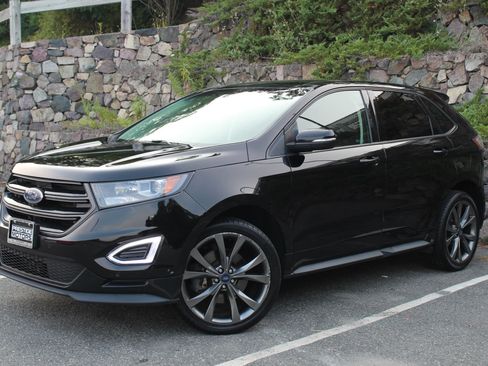 Used 2017 Ford Edge Sport w/ Equipment Group 401A AWD/4WD image 2