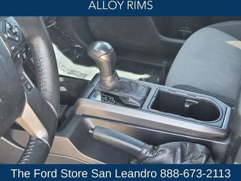 Used 2018 Toyota Tacoma TRD Off-Road w/ Technology Package AWD/4WD image 11