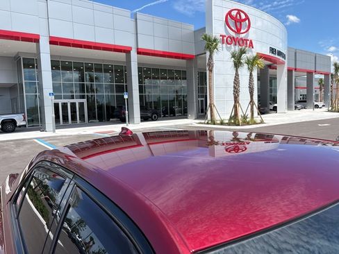 Used 2019 Chrysler 300 S RWD image 16