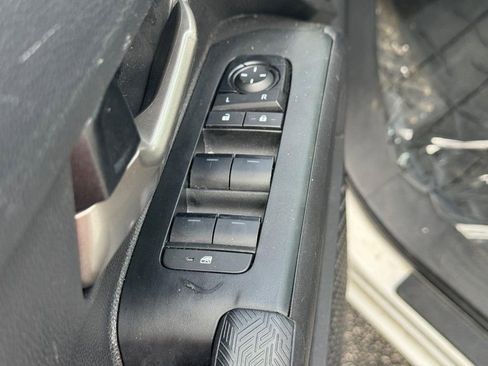 Used 2024 Toyota Tacoma TRD Off-Road AWD/4WD image 18