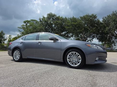 Used 2013 Lexus ES 350 w/ Luxury Pkg FWD image 1