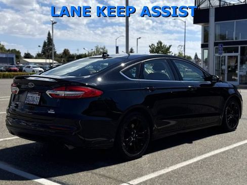 Used 2019 Ford Fusion SE w/ Equipment Group 151A FWD image 5
