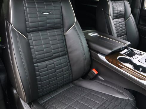 Used 2025 Cadillac Escalade Sport Platinum image 26