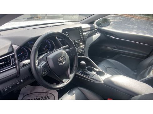 Used 2021 Toyota Camry SE image 6