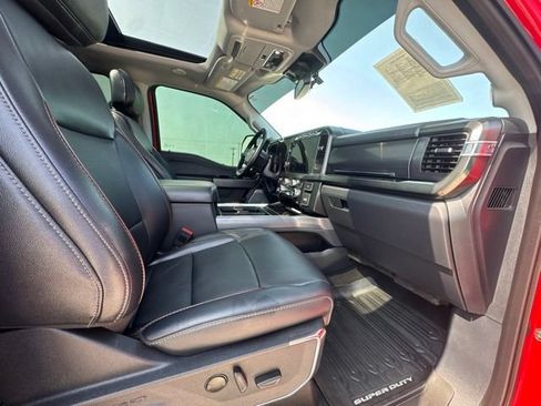 Used 2024 Ford F250 Lariat w/ Lariat Ultimate Package AWD/4WD image 29