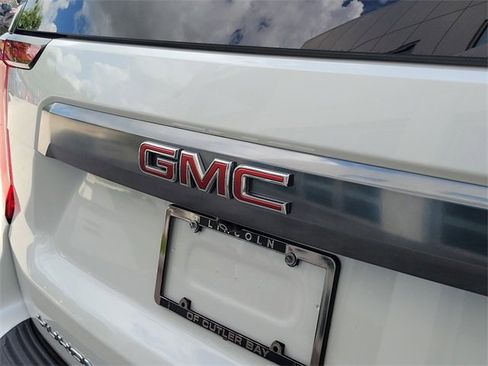 Used 2022 GMC Yukon AT4 w/ Technology Package image 8