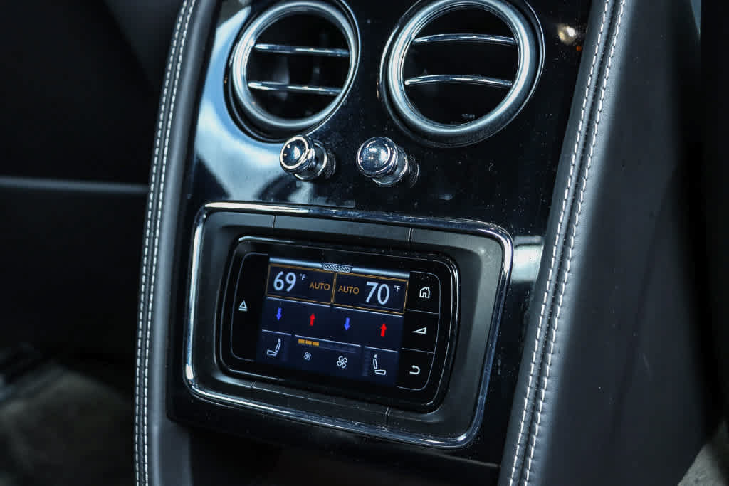 Used 2018 Bentley Flying Spur V8 AWD/4WD image 22