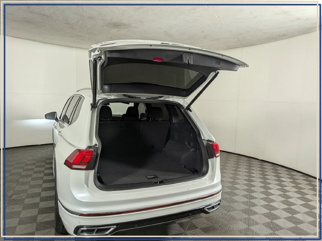Used 2024 Volkswagen Tiguan SEL R-Line AWD/4WD image 13