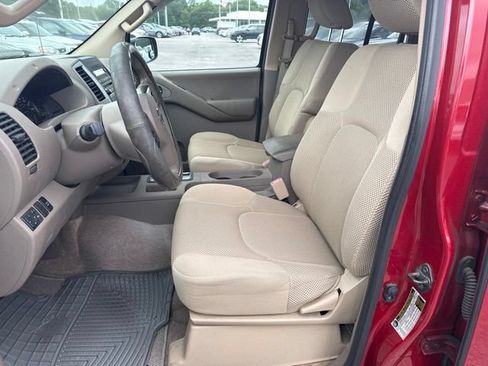 Used 2012 Nissan Frontier SV w/ SV Premium Utility Pkg RWD image 25