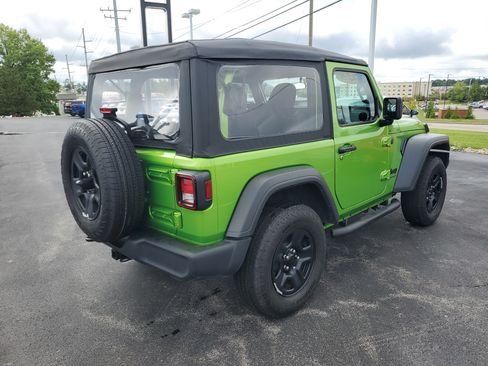 Used 2025 Jeep Wrangler Sport AWD/4WD image 3