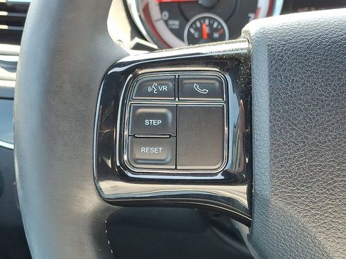 Used 2017 Dodge Grand Caravan SXT w/ Driver Convenience Group FWD image 24