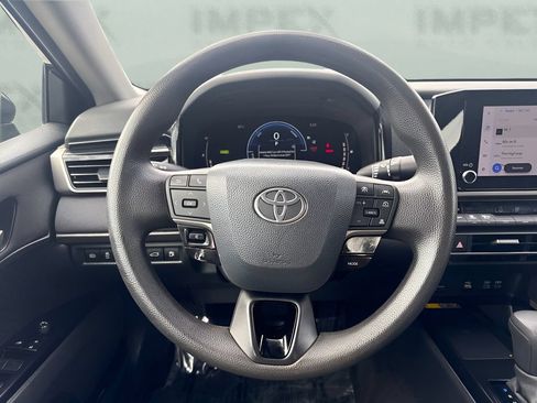 Used 2025 Toyota Camry LE FWD image 9
