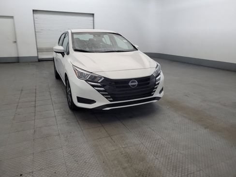 Used 2024 Nissan Versa SV FWD image 14