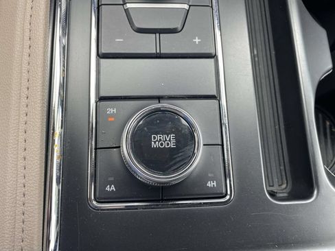 Used 2024 Ford Expedition Max XLT AWD/4WD image 29