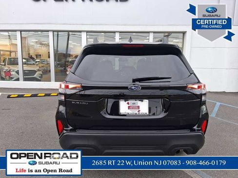 Certified 2025 Subaru Forester Premium image 7