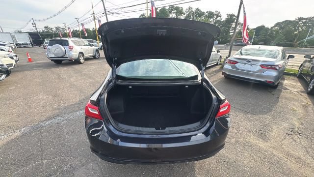 Used 2023 Chevrolet Malibu LT FWD image 16