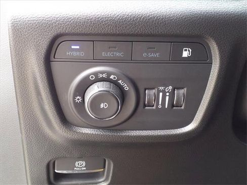 New 2022 Jeep Grand Cherokee Trailhawk w/ Advanced Protech Group II image 19