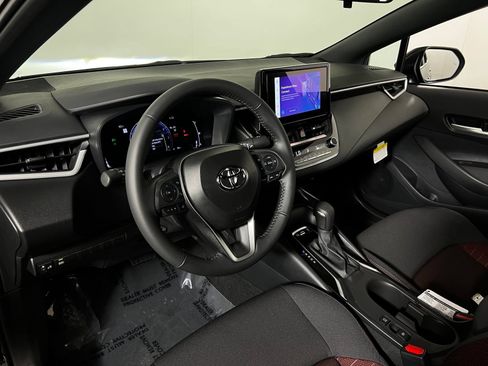 Used 2026 Toyota Corolla SE FWD image 12