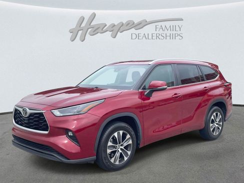 Used 2023 Toyota Highlander XLE FWD image 7