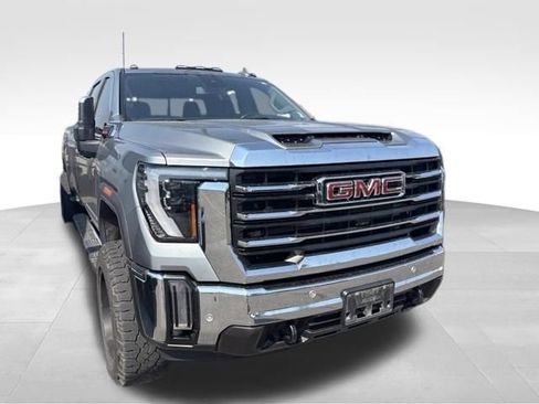 Used 2025 GMC Sierra 3500 SLT w/ SLT Premium Package AWD/4WD image 6