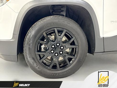 Used 2023 GMC Acadia SLT FWD image 34